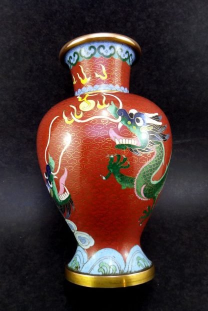 Antigo e belo vaso Chinês em cloisonné, tema Dragões