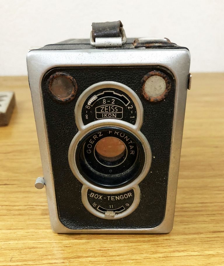 【貴重・完動品】Zeiss Ikon BOX-TENGOR 2台セット Zeiss-Ikon-1.jpg